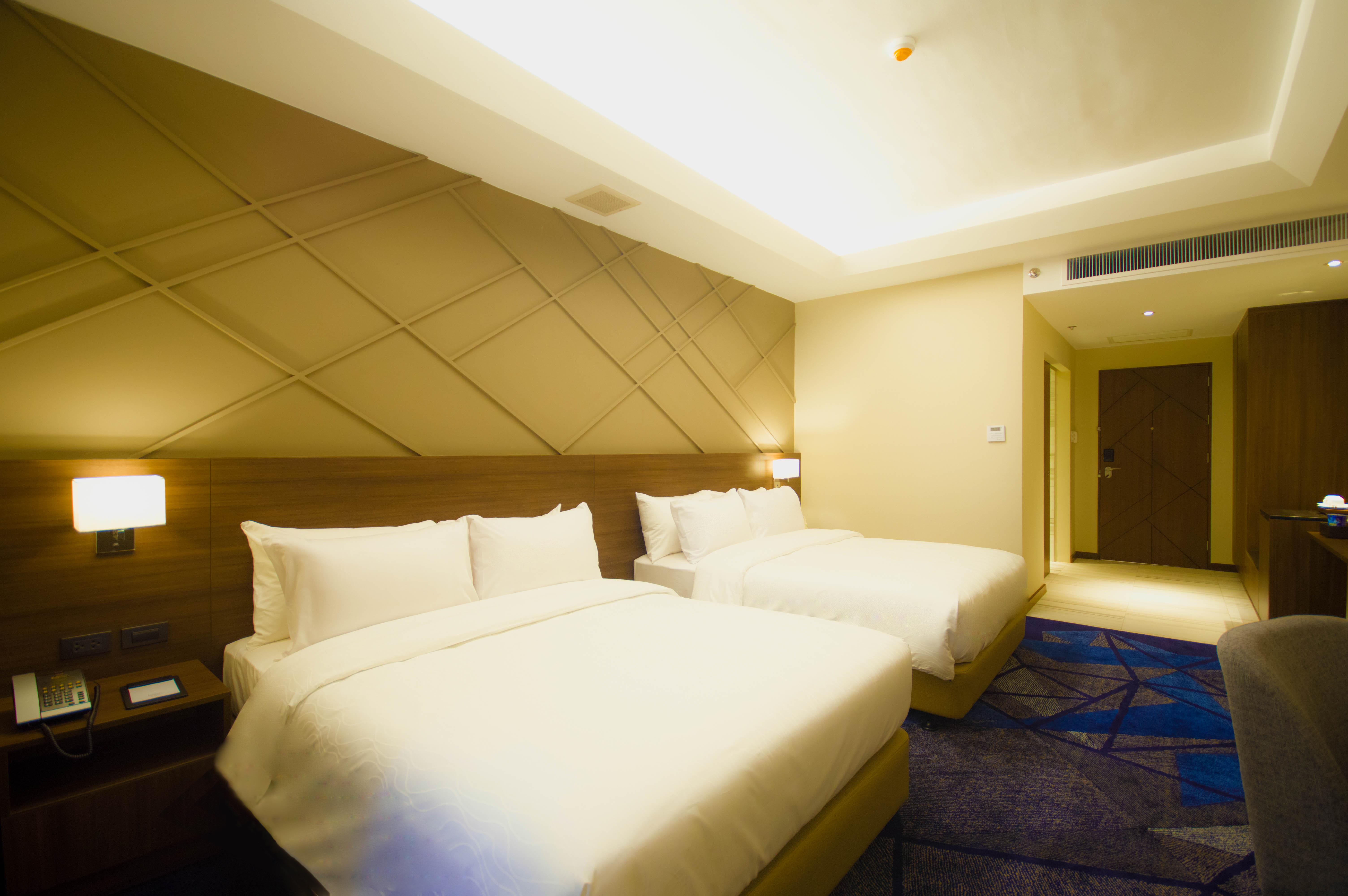 קואזון סיטי Luxent Hotel מראה חיצוני תמונה