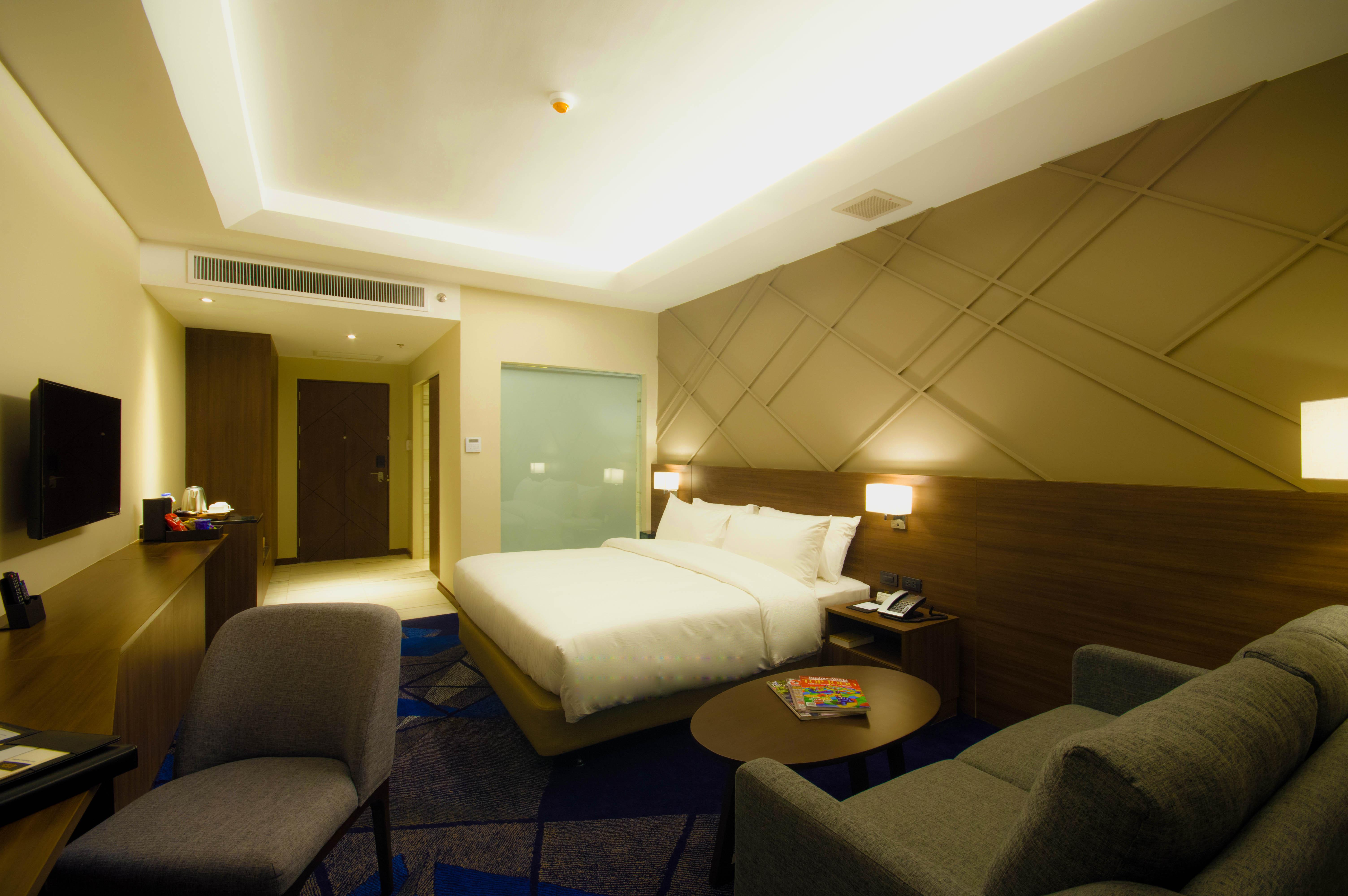 קואזון סיטי Luxent Hotel מראה חיצוני תמונה