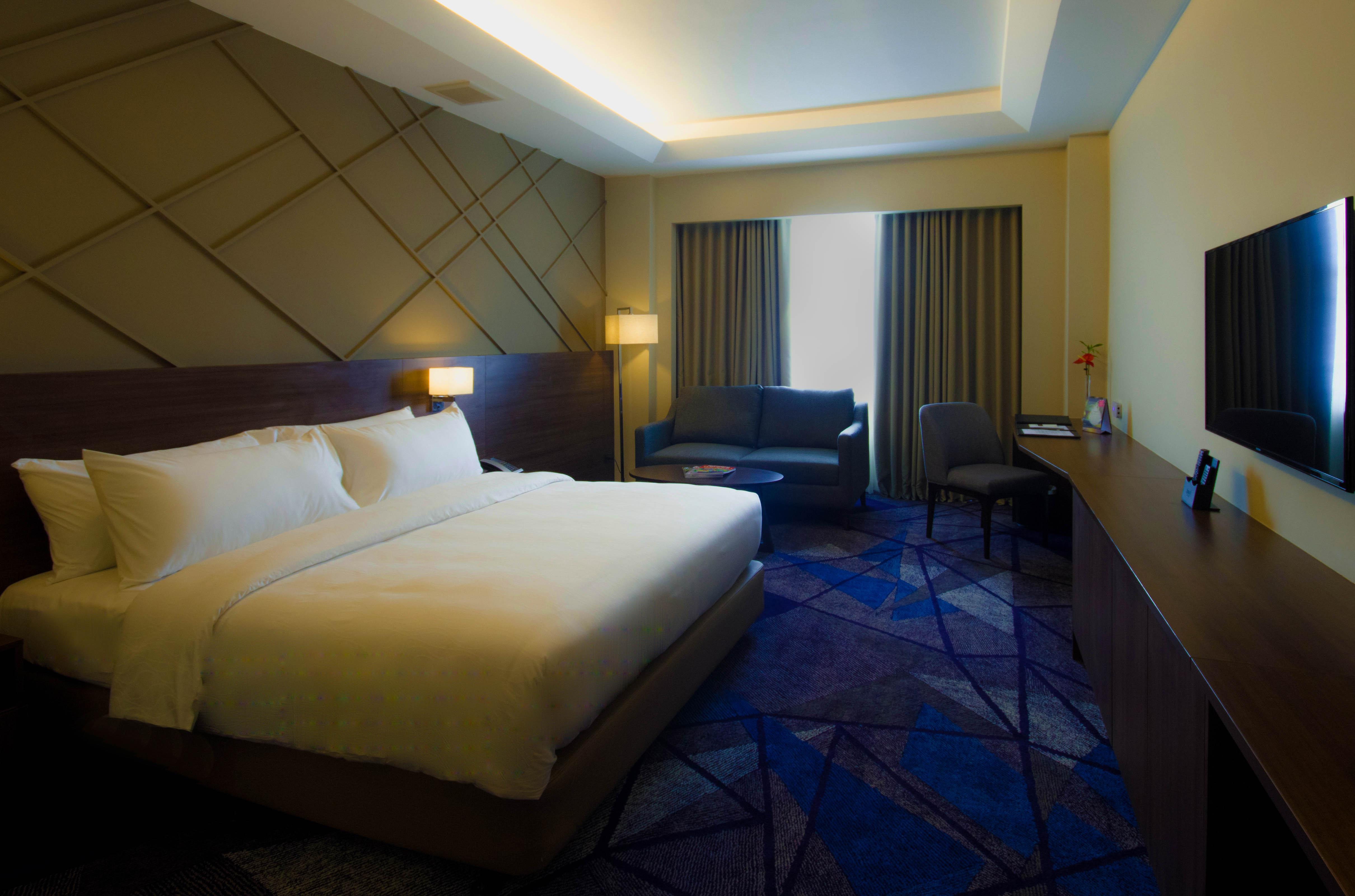 קואזון סיטי Luxent Hotel מראה חיצוני תמונה