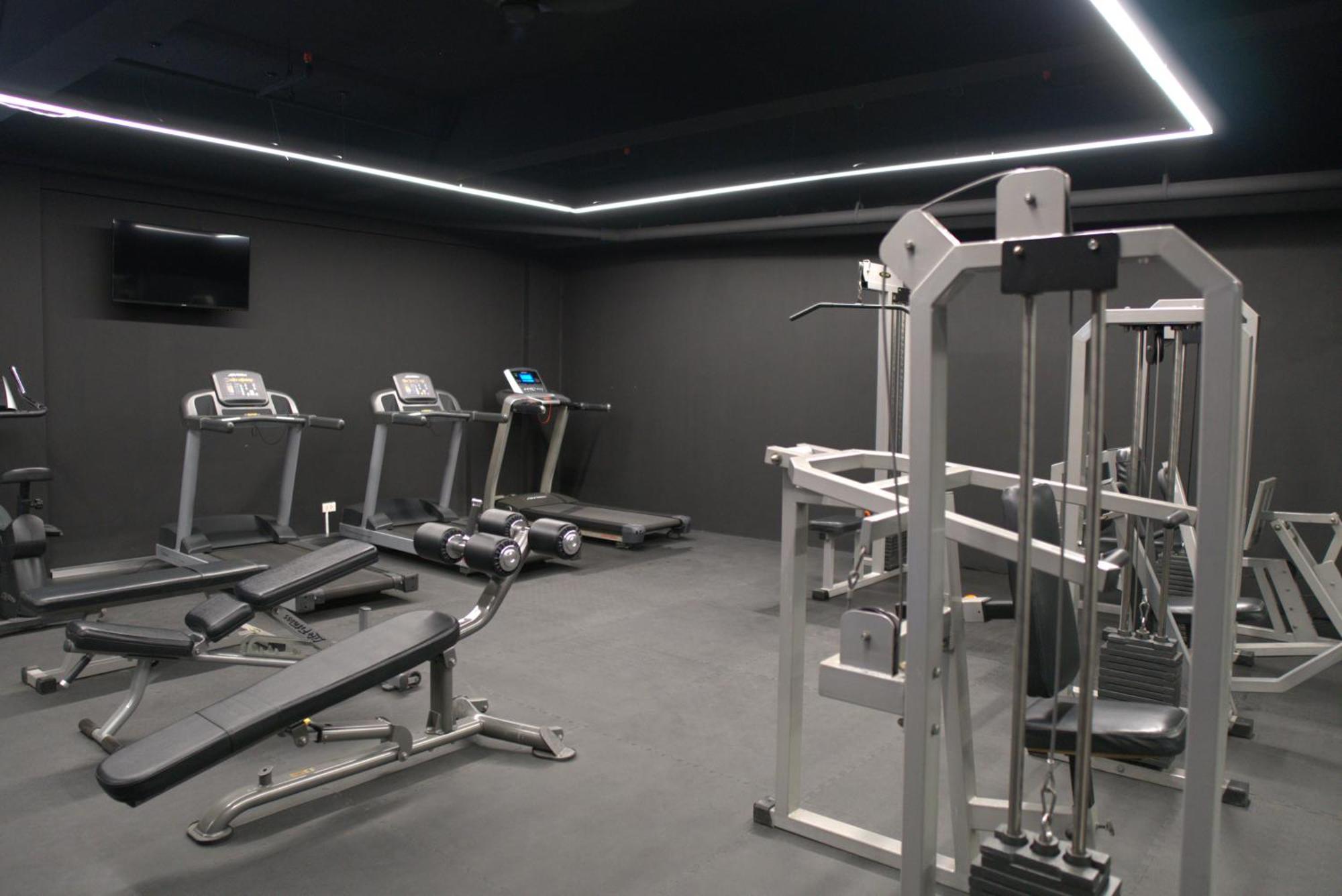 קואזון סיטי Luxent Hotel מראה חיצוני תמונה