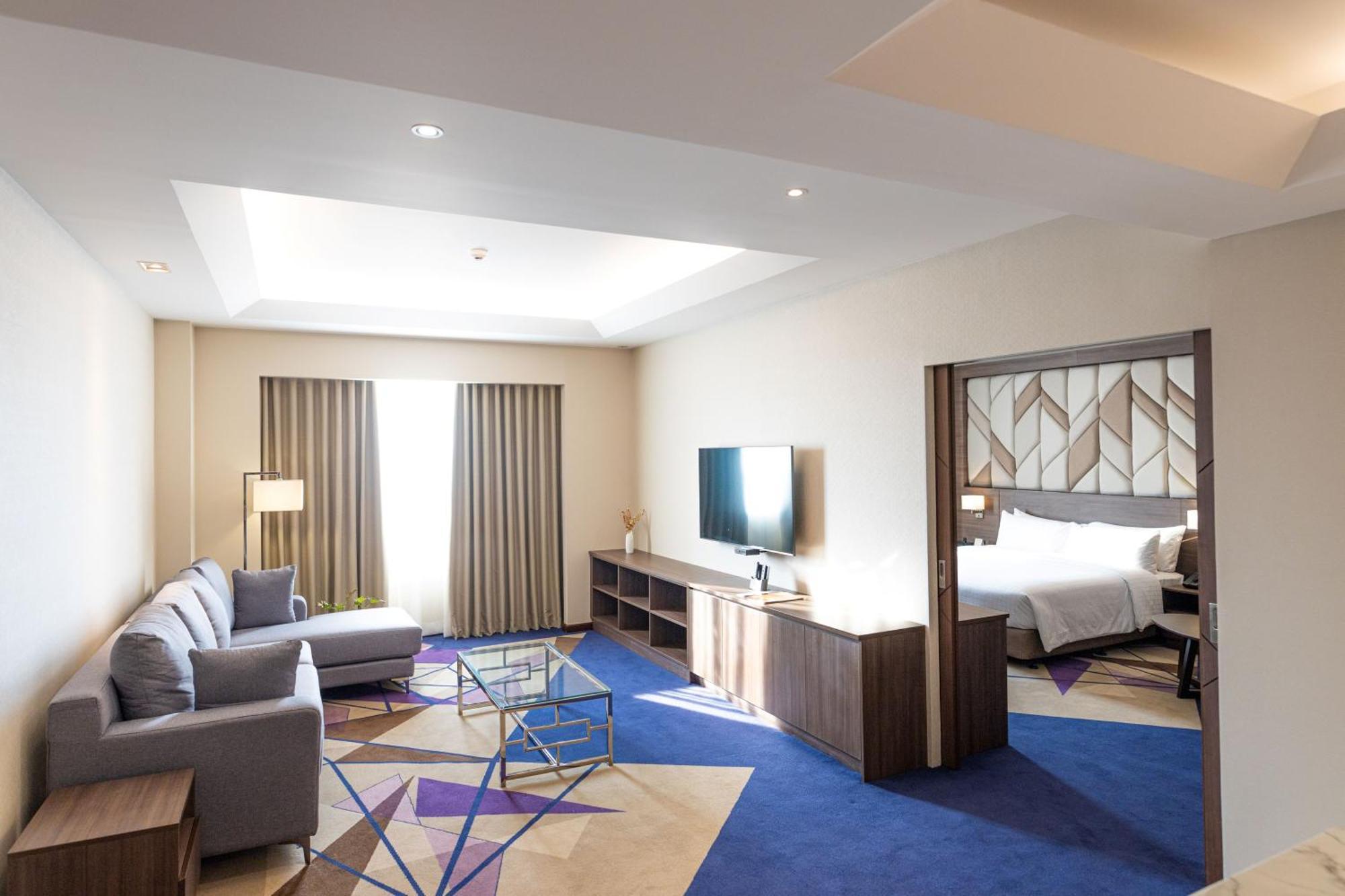 קואזון סיטי Luxent Hotel מראה חיצוני תמונה