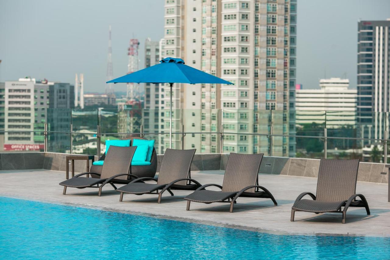 קואזון סיטי Luxent Hotel מראה חיצוני תמונה
