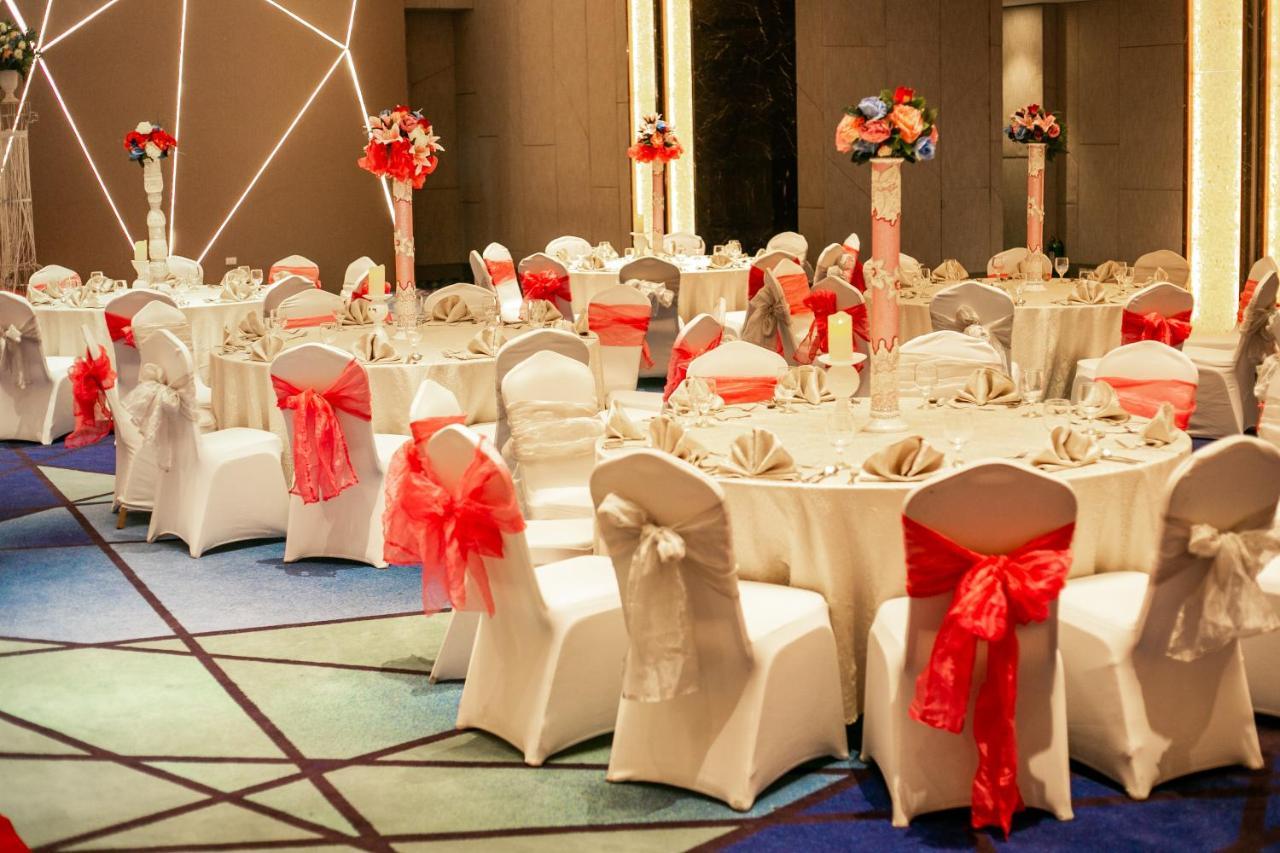 קואזון סיטי Luxent Hotel מראה חיצוני תמונה