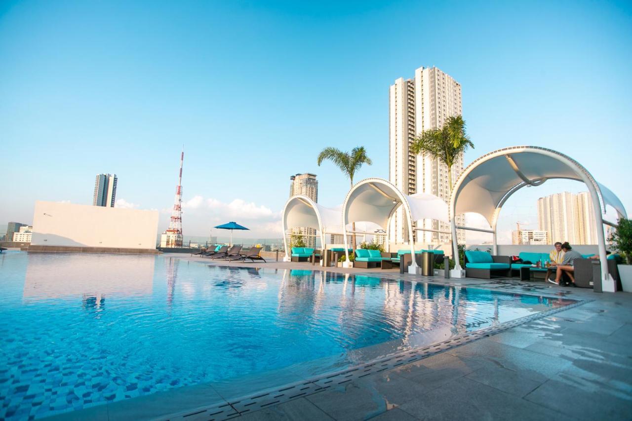 קואזון סיטי Luxent Hotel מראה חיצוני תמונה