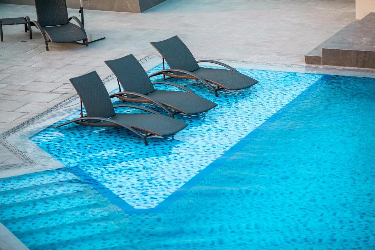 קואזון סיטי Luxent Hotel מראה חיצוני תמונה